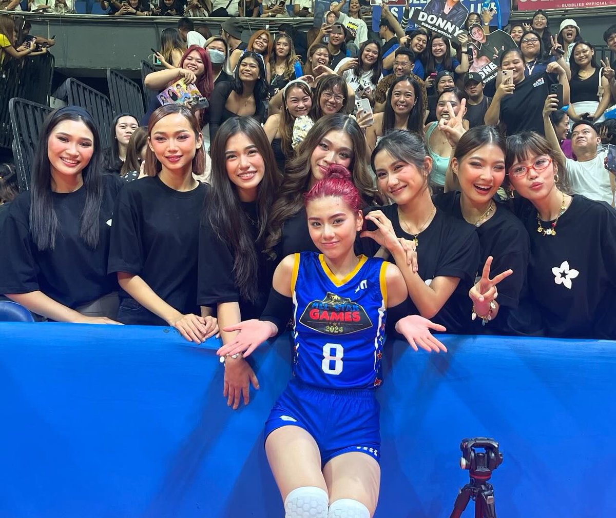 pjsobremisana's tweet photo. #MyFirstLuv in PPOP 🫶🏼 Flex ko lang dahil dito nagsimula lahat 😭 Dito nagwakas ang denial stage ko kasi kuhang kuha niyo na talaga ako #BINI_MyFirstLuv https://t.co/kIZb7axTpy