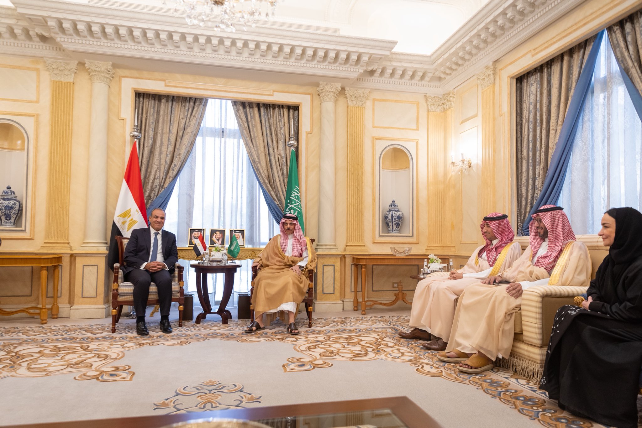 وزير الخارجية السعودي فيصل بن فرحان يستقبل نظيره المصري في الرياض (واس)