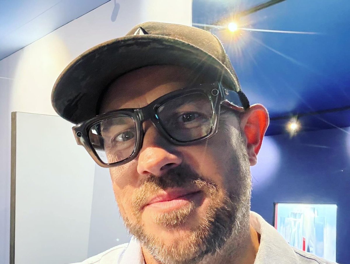 DrawAndCode's tweet image. Meta Ray-Ban Display has charmed our CTO, John.
“The demo gods were not kind on stage but my experience with the device was perfect. Neural band felt intuitive, glasses light with display sharp and bright. The simplicity of subtitling conversations felt magic.” 🕶️ #MetaConnect