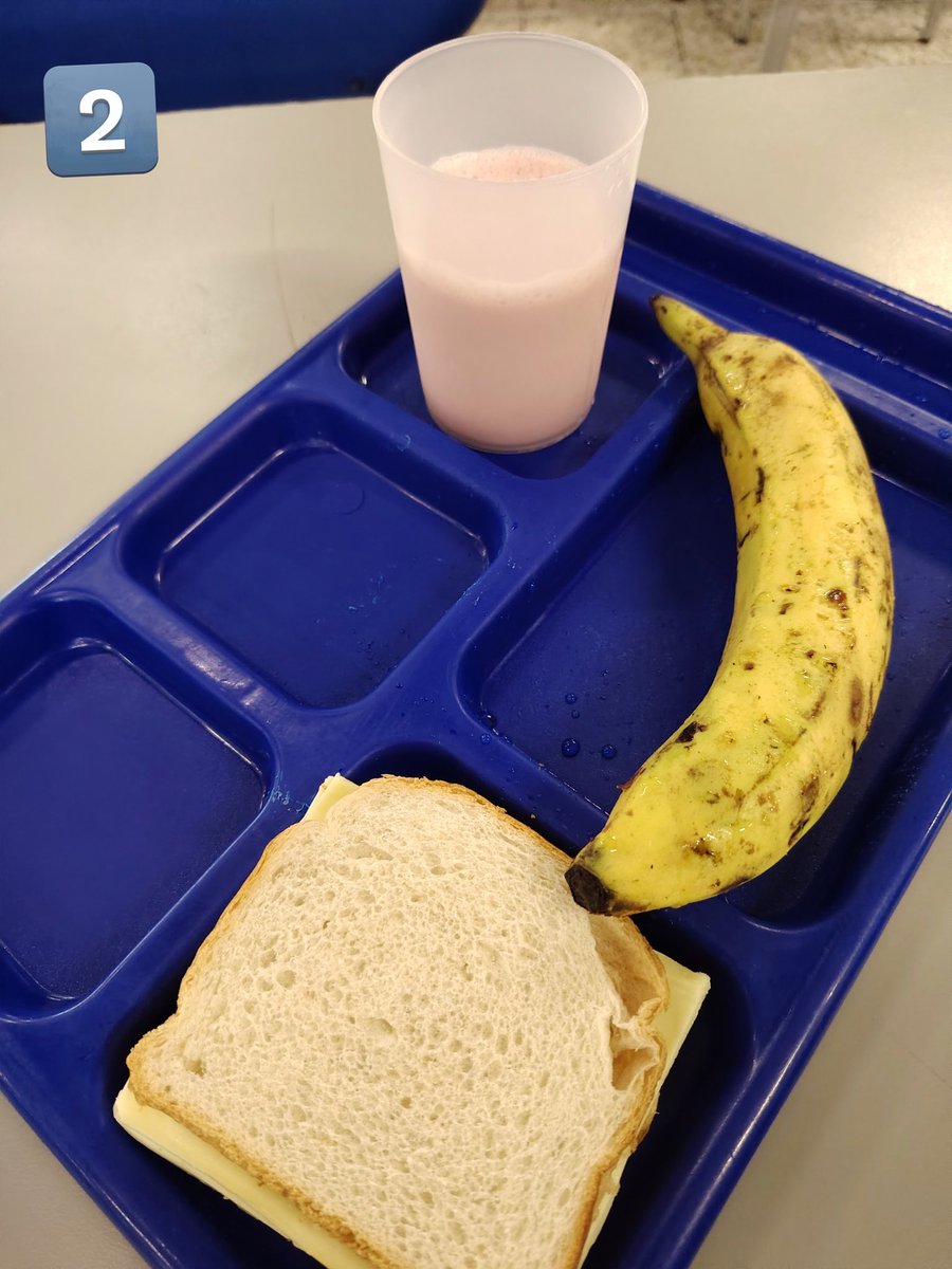 Esta es la calidad del desayunos (igual Para prim y bto) que se entregó hoy a los chicos. Esto es lo q la administración <a href="/CarlosFGalan/">Carlos F. Galán</a> <a href="/IsabelSegoviaO/">Isabel Segovia O</a> considera merecen nuestr@s estudiantes <a href="/Educacionbogota/">Secretaría de Educación de Bogotá</a> <a href="/adebogota/">ADE 🇵🇸</a> <a href="/PGN_COL/">Procuraduría General de la Nación</a> <a href="/CGR_Colombia/">Contraloría General de la República de Colombia</a> <a href="/Compensar_info/">Compensar</a> <a href="/WILLYCARMONAM/">Willy Carmona</a> <a href="/Citytv/">Canal Citytv</a>