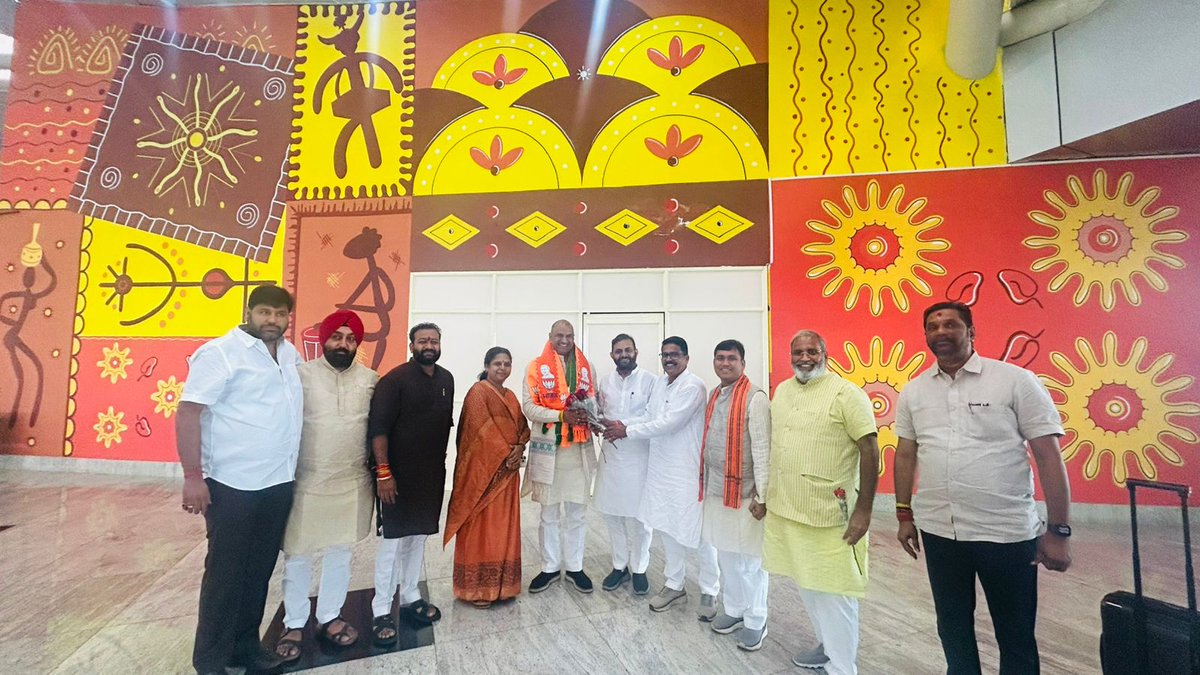 cpjoshiBJP's tweet photo. 📍 रायपुर 

आज आत्मनिर्भर भारत संकल्प अभियान के निमित्त छत्तीसगढ़ प्रवास हेतु रायपुर पहुंचने भाजपा प्रदेश पदाधिकारियों एवं कार्यकताओं के सम्मान से अभिभूत हूं।

#आत्मनिर्भरभारत
#हरघरस्वदेशी 
#MadeInIndia
#VocalForLocal https://t.co/CskjK8rv3h