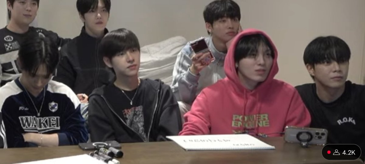 iHEAV33N's tweet photo. LAH HEECHAN HYEOP LAGI AWKKSKSKS HALO DONGYUN https://t.co/ySrkW52Sdx