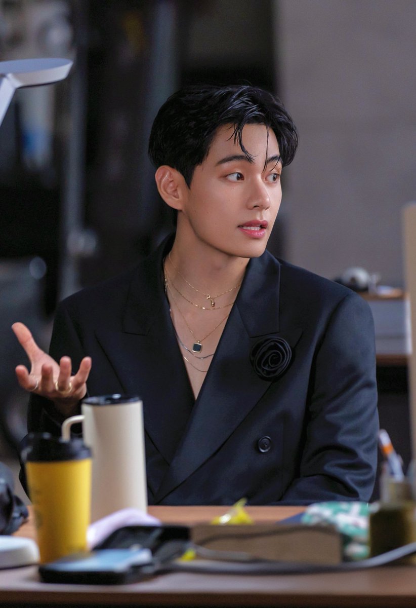 naza ✰ tweet media