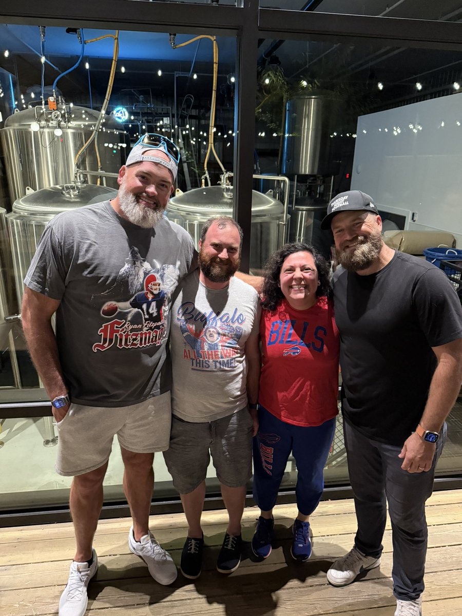 24ktNold's tweet photo. @FitzMagic_14 That was super fun last night! Go Bills! https://t.co/KVi308oNwX