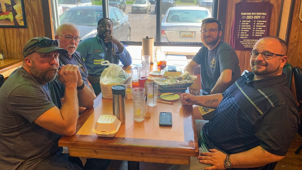 It was our Niles drivers' turn to be treated to a meal for National Truck Driver Appreciation Week- just one small way we can honor the miles, hours, and grit they put into every shift.

#NTDAW25 #AtlasOil #FuelingInnovation