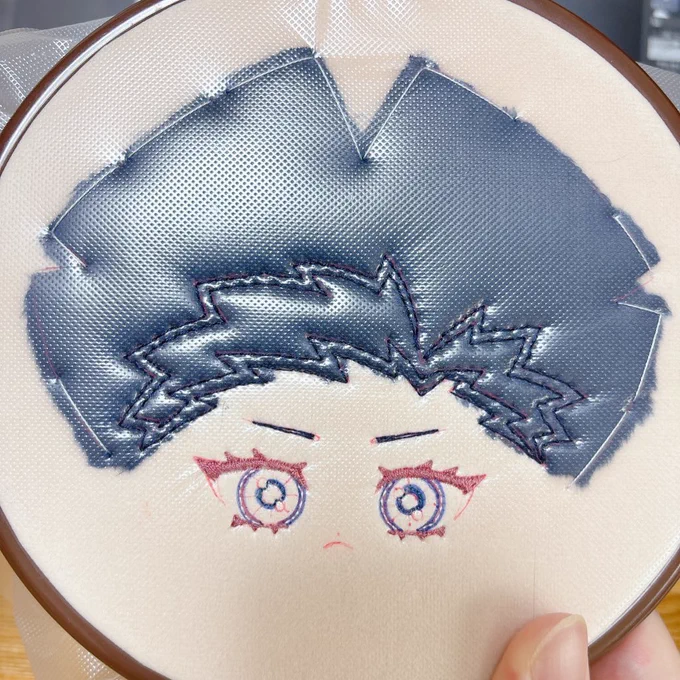 ちなみにこれ麦ちゃんに送ってもらった制作過程のお写真です し、刺繍…