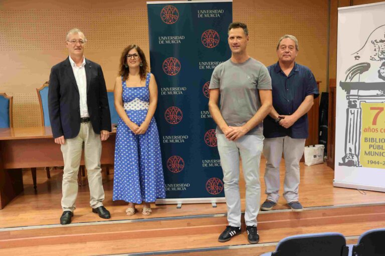 Cursos de Extensión Universitaria tweet media