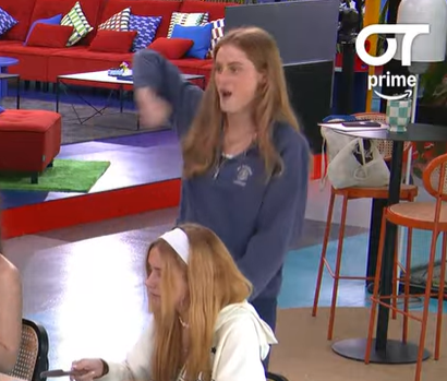 #OTDirecto18S Hoy Olivia esta mucho mas simpática, pase de caerme medio me, a caerme bien....
