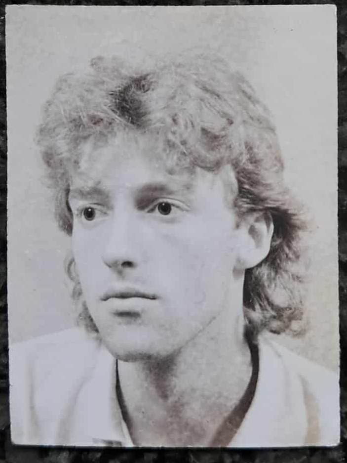MarcelRenes's tweet photo. De foto die ik ooit meestuurde met mijn sollicitatie als leadzanger bij de Backstreet Boys! Helaas ben ik het nét niet geworden. https://t.co/SZXMspFq2D