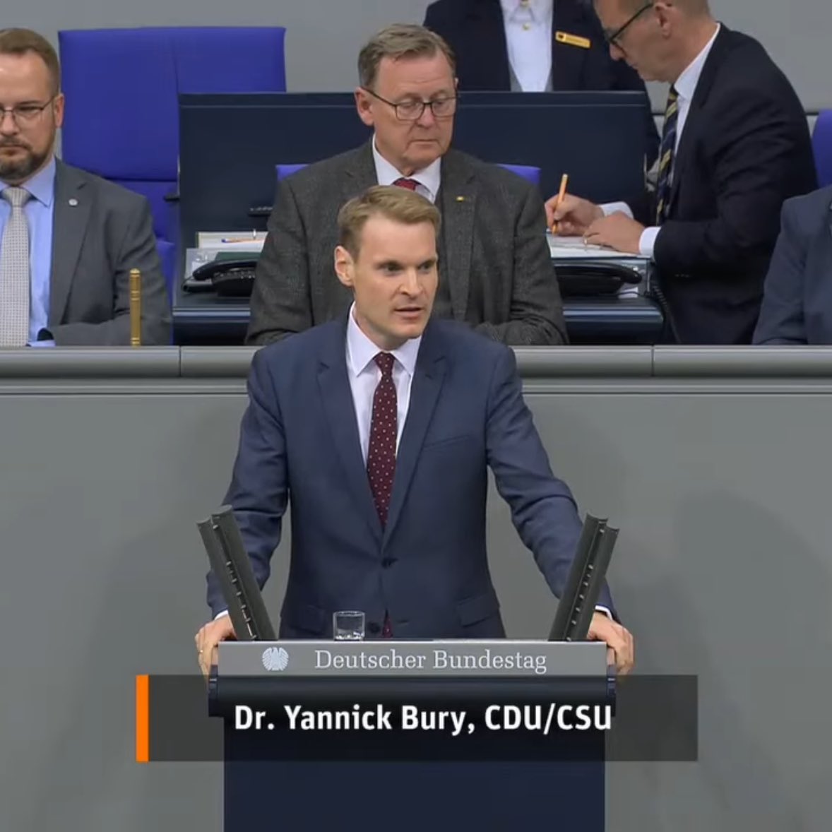 Wir müssen unsere Sozialsysteme mit notwendigen &amp; unaufschiebbaren Reformen zukunftsfest machen. Denn: „Die größte Gefahr für die soziale Sicherheit, die größte Gefahr für die Stabilität unserer sozialen Sicherungssysteme, wäre es, nichts zu tun”, warnt <a href="/YannickBury/">Yannick Bury</a> in der