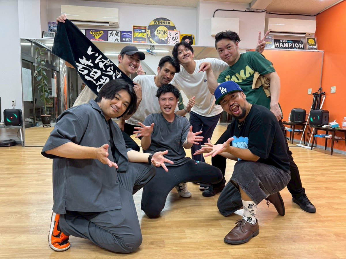 9/20(土)10時〜 #宿フェス2025inOSAKA
オープニングアクトで出演します🔥
新曲『CHECK IN』『大宴歌』初披露🎤

『バトン』もDAMでカラオケ配信スタート！
いばらき若旦那、大阪で全力でぶち上げます！！

#いばらき若旦那
#大阪万博
#宿フェス
#新曲初公開