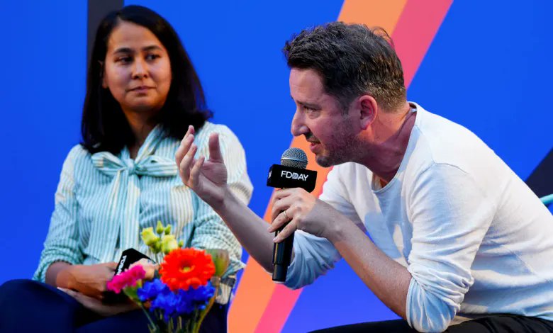 [VIDEO] La clôture du France Digital Day a offert une scène singulière avec un échange entre <a href="/gabriel_zucman/">Gabriel Zucman</a>  , professeur à l’École normale supérieure et directeur de l’Observatoire européen de la fiscalité, et <a href="/PAghion/">Philippe Aghion</a> , professeur au Collège de France, à l’INSEAD et à la