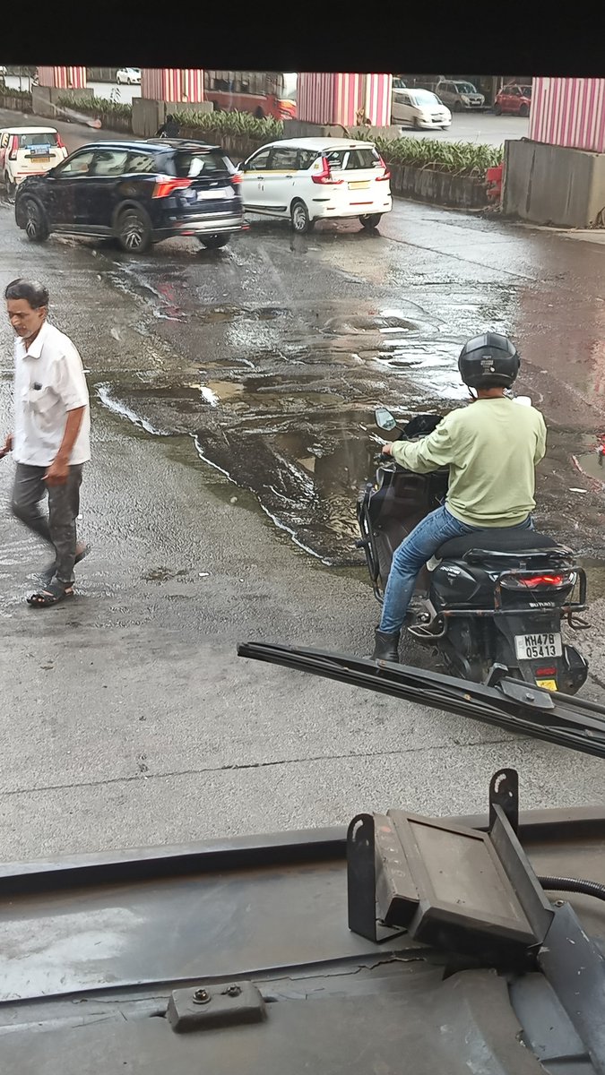 Water leakage continuous since months at Durga Nagar Signal, Andheri East.
<a href="/mybmcWardKE/">Ward KE BMC</a> <a href="/mybmc/">माझी Mumbai, आपली BMC</a> .
Please fix it, lot of water is being wasted.