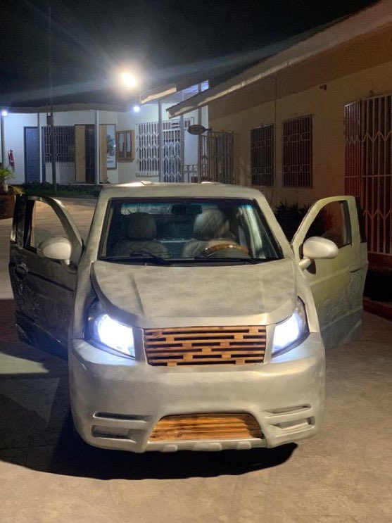knust_pulse's tweet photo. KNUST’s innovators never disappoint 🫡🧠

Final-year students from BA Integrated Rural Art &amp; Industry and BSc Automobile Engineering have assembled “Nyansapɔ,” an electric car that brings together creative design and engineering expertise. 

#KnustPulseInforms https://t.co/XJ7DiDBHWf