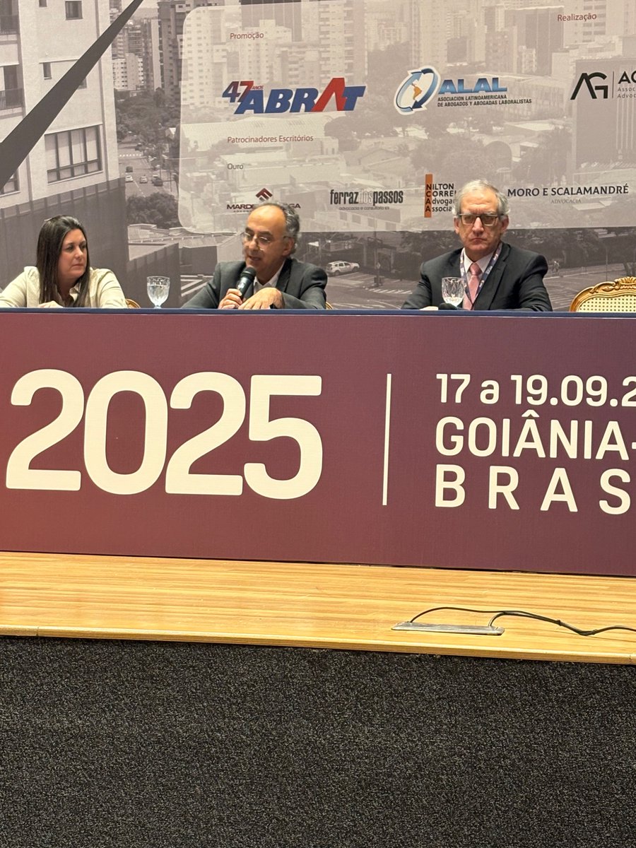 Comenzó el Encuentro Latinoamericano de la Abogacía Laboralista en Goiania, Brasil. La presidenta de ABRAT Elise Correa y <a href="/matias_cremonte/">Matías Cremonte</a> de la ALAL inauguraron el evento y <a href="/barrettoghione/">Hugo Barretto Ghione</a> dictó la conferencia sobre derecho internacional del trabajo