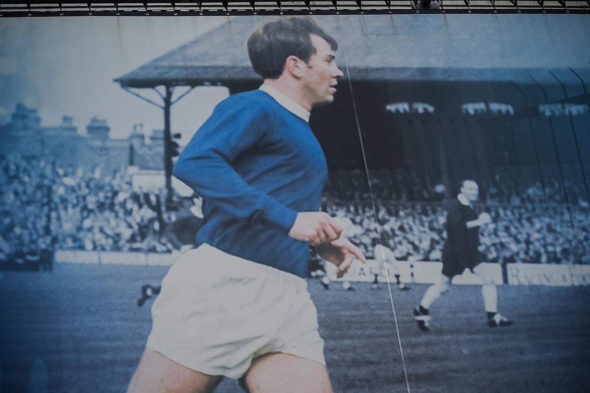 Brian Sayle (@briansaylephoto) on Twitter photo Question, the large banner on the Howard Kendall Gwladys Street End, can anyone name the ground this photo of Howard Kendall is taken at? Question, the large banner on the Howard Kendall Gwladys Street End, can anyone name the ground this photo of Howard Kendall is taken at?