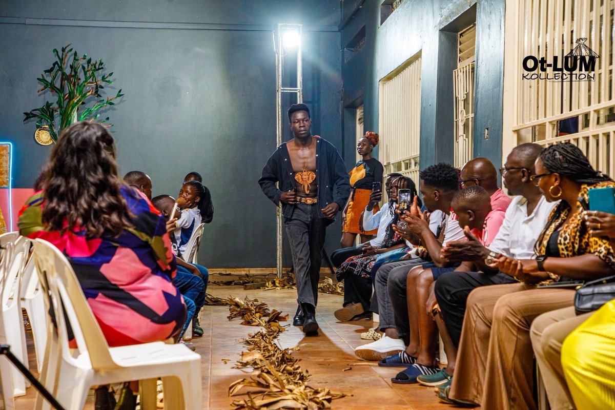 Chris DT Officiol tweet media