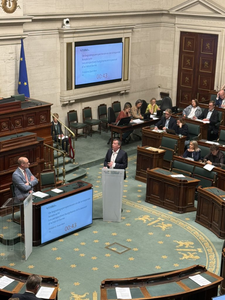 L’#Arizona avait promis +500€ pour les travailleurs et un déficit limité à 3%. Résultat : pas un euro de plus, des pensions rabotées, des allocataires abandonnés et un déficit qui explose à -6%. La promesse du pouvoir d’achat a volé en éclats. #budget