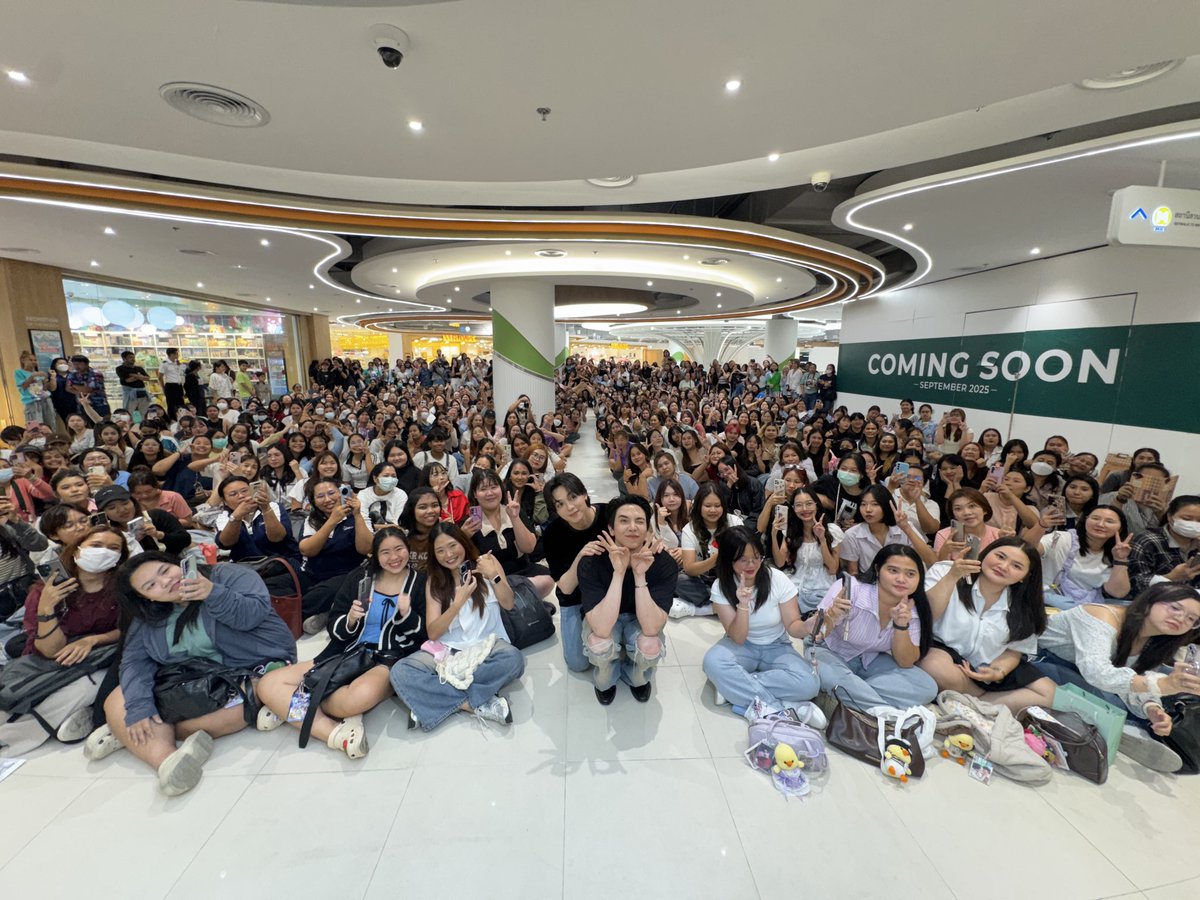 MchoiceTH's tweet image. ขอขอบคุณแฟน ๆ ทุกคนทั้งทีมหน้างาน และหน้าจอ ที่คอยส่งความรัก และกำลังใจมาให้ ‘แม็กกี้บาส’ ในวันนี้มาก ๆ เลยนะครับ ไว้เจอกันใหม่ครับ 😙🫰🏼

MAXKYBAS FOREVER YOUNG
#DestinyClinicxMaxkyBas
#maxky_rp 
#6CODE #MaxkyBas
#MchoiceArtist