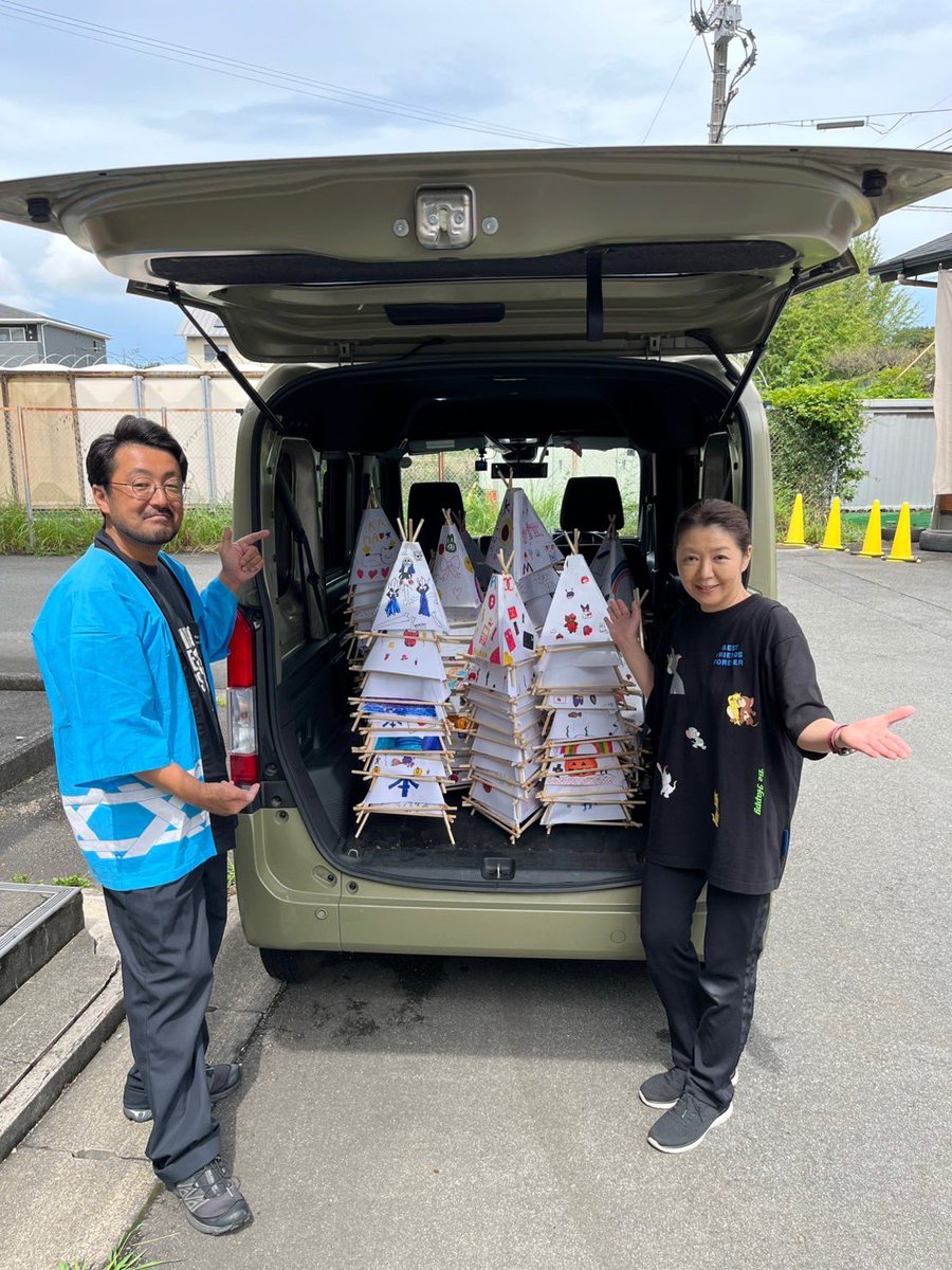 dousentou3105's tweet image. 今朝4年生100名と初めての三角灯篭作り授業みんなの感想とっても嬉しかった💗午後は竹まり制作いつも撮影係だけどボス花嫁から横顔撮られてた!!!
#熊本県
#大津町
#室小学校
#三角灯篭作り授業
#肥後大津北口にっこり会
#上井手
#町おこし
#竹鞠
#ボランティア活動