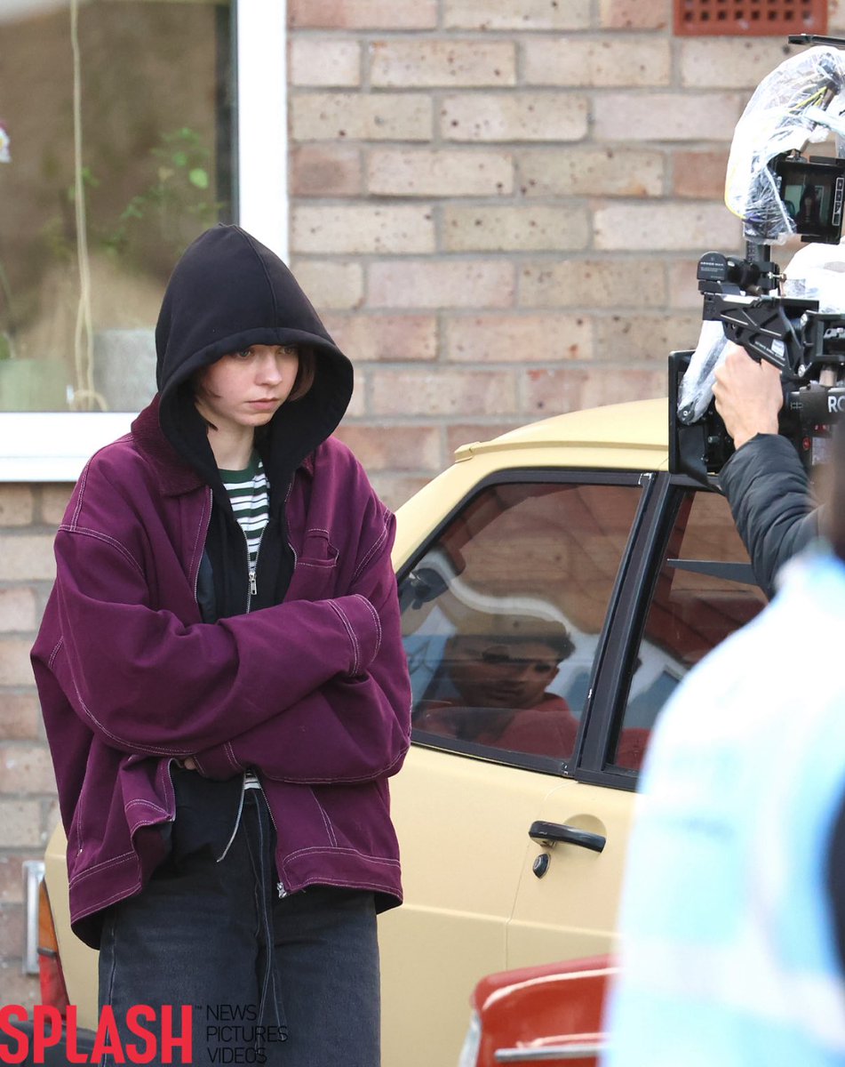 普段可愛くて美しいけど、Agggtm撮影ではこんなミステリアスな掴めない雰囲気も出せてしまう超キュートなエマ！💜