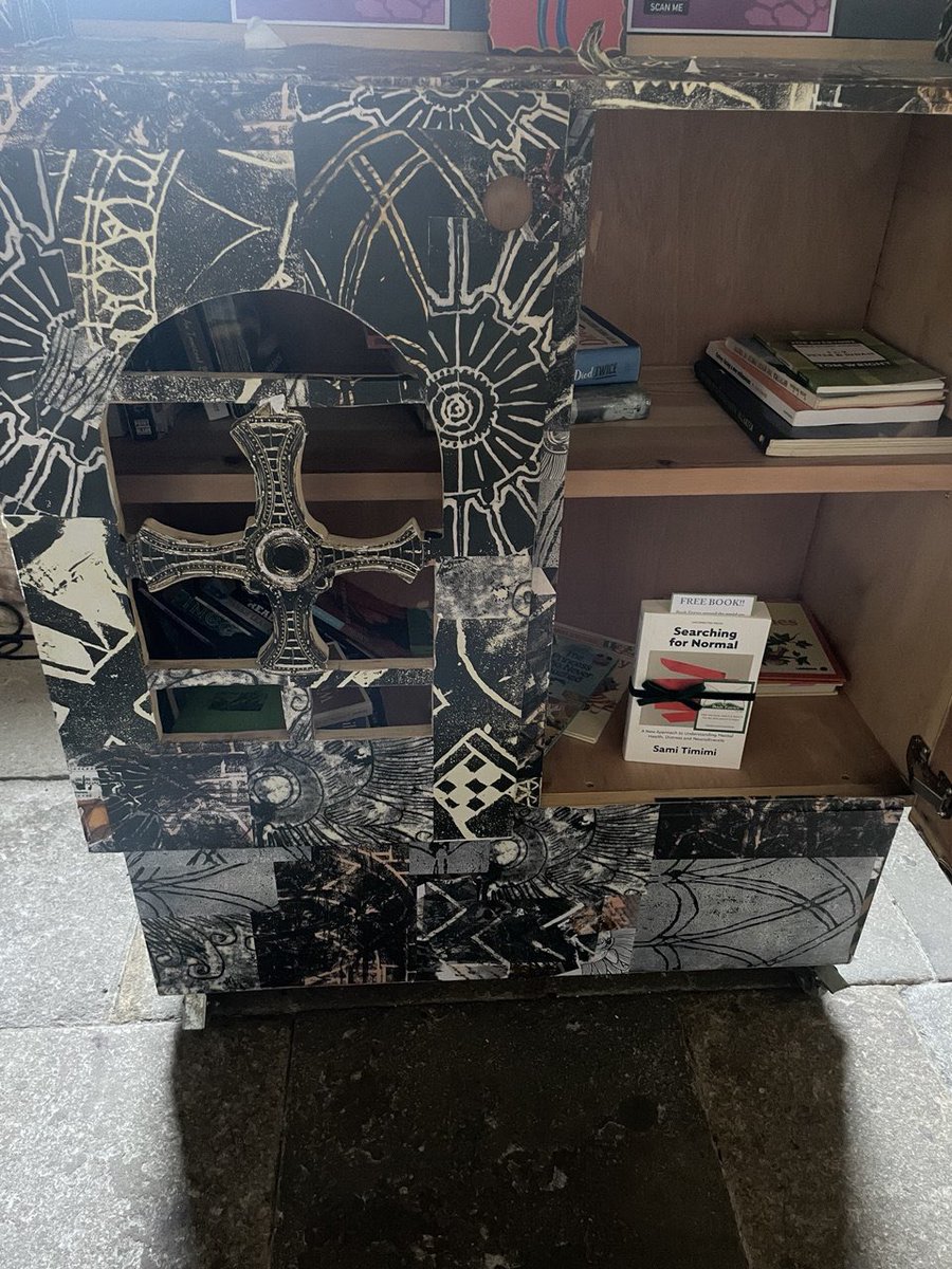 This book fairy is sharing a copy of Searching For Normal by Dr SamI Timimi! Will you be lucky enough to spot it in the Little Free Library at <a href="/durhamcathedral/">Durham Cathedral</a>?

#IBelieveInBookFairies #VintageBookFairies #BookFairyProofs #SearchingForNormal #DrSamiTimimi