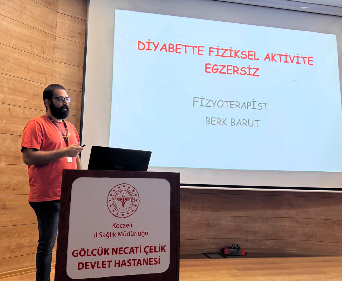 Gölcük Devlet Hastanesinde diyabet farkındalığını artırmak ve hastaların yaşam kalitesini yükseltmek amacıyla düzenlenen 40. Dönem Diyabet Okulu, hastanenin konferans salonunda gerçekleştirildi.
“Diyabet Okulu, hastaların yalnız olmadıklarını hissettiği bir buluşma noktası oldu.”