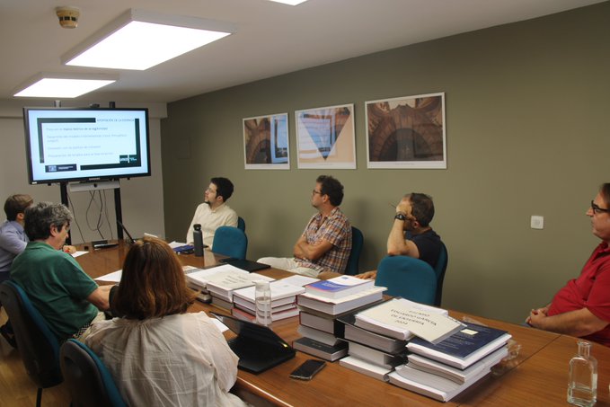 cepcgob's tweet photo. Hugo Neves Pérez, investigador predoctoral FPI y doctorando programa Unión Europea @UNED, presenta  en el seminario de investigadores @cepcgob el trabajo de fin de estancia 'Integración y legitimidad: el papel de la política de cohesión en el proyecto europeo' https://t.co/tM3L8hdKUy