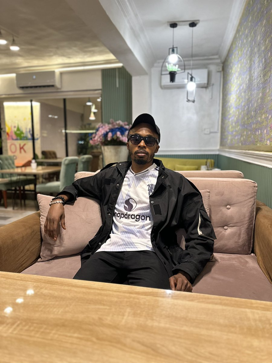 If ManUtd no fit give us joy, I go share small...  I wan giveaway 10 Dstv compact subscription make una take am watch football live for una house this weekend. No stress. No long thing.  Hopefully it brings us luck.