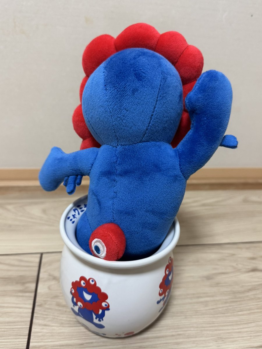 ミャクミャクひっぱりだこ飯！ 入れもんがミャクミャクくじの3等の子に