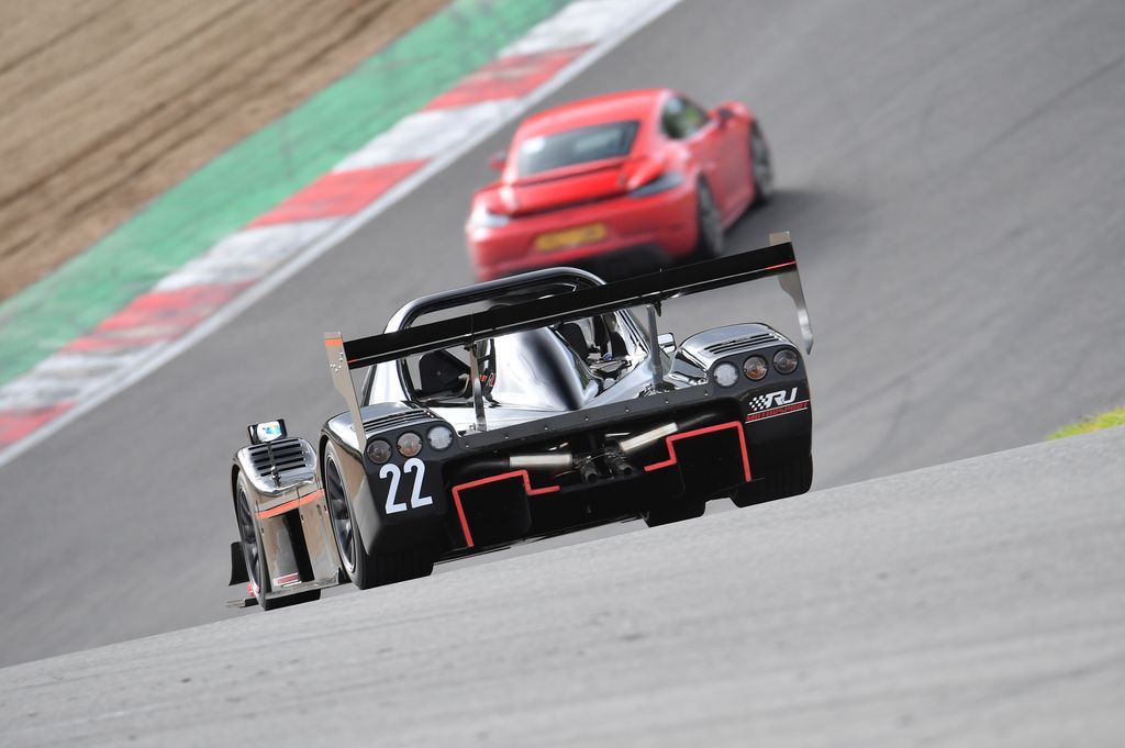 Having a great time on our Brands Hatch GP circuit trackday today #goldtrack #trackdays