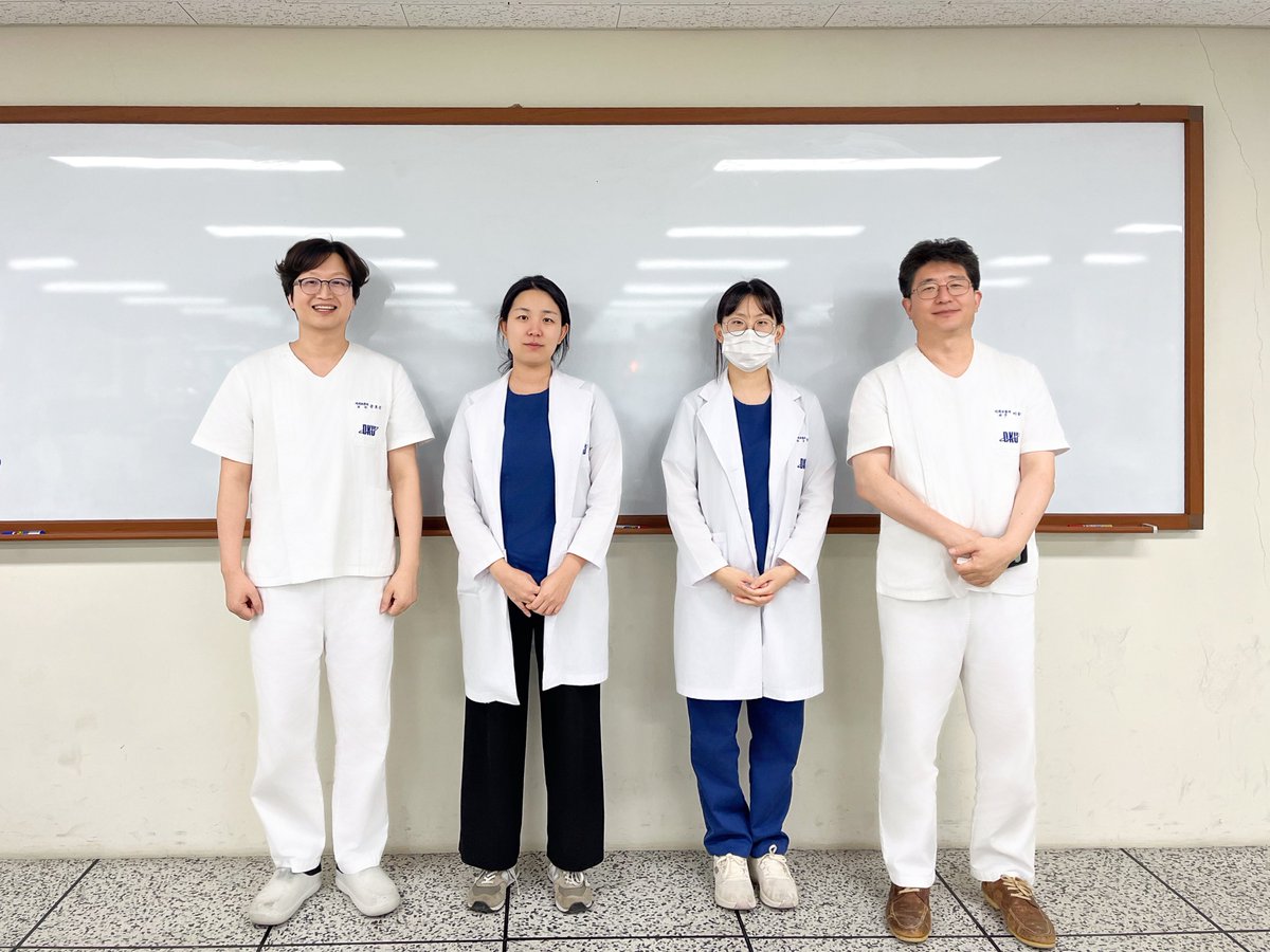 새 학기가 시작되고, 오늘도 많은 학생들과 야간 실습을 마쳤습니다.
땀과 웃음 속에서 20년 후 이들이 어떤 의사로 설지, 기대와 설렘이 함께합니다.