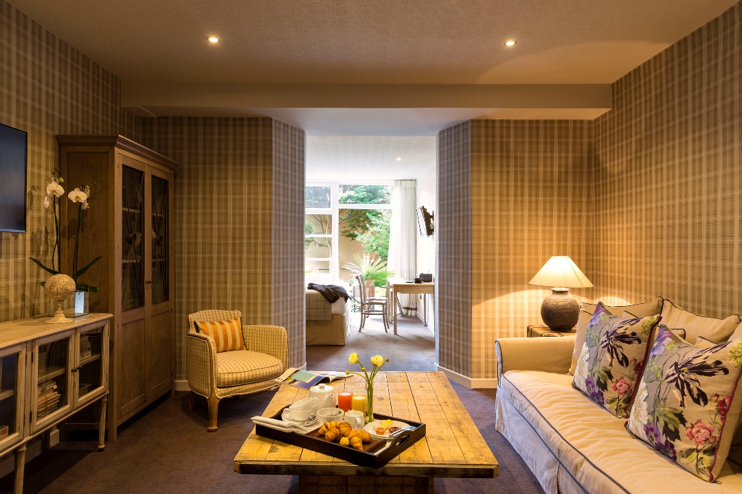 Our spacious Junior Suites combine elegant design with modern comforts, offering the perfect setting for a relaxing weekend retreat. Whether you’re unwinding after a day exploring Stockbridge or simply soaking in the peaceful atmosphere, your dream Edinburgh getaway begins here