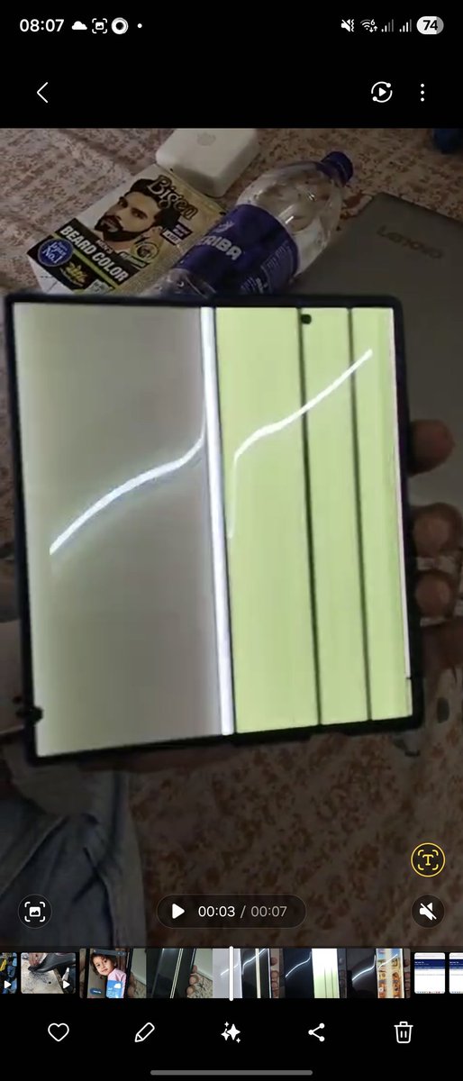 akhileshdas2012's tweet photo. paperweight. The "premium" inner display suddenly failed with a green line. Is this the quality we expect from your most expensive phone, @SamsungIndia? https://t.co/mKOmvU01PW