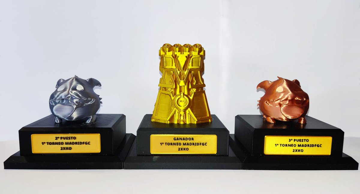 Atentos a los pedazos de premios que ha preparado el grande de <a href="/_Ikuroda_/">Ikuroda</a> para el torneo de 2XKO de este sábado.

¿Quién se hará con el puño de VI y se proclamará campeón del primer torneo offline de 2XKO?

Os recordamos que además de estos trofeos habrá premio en metálico y