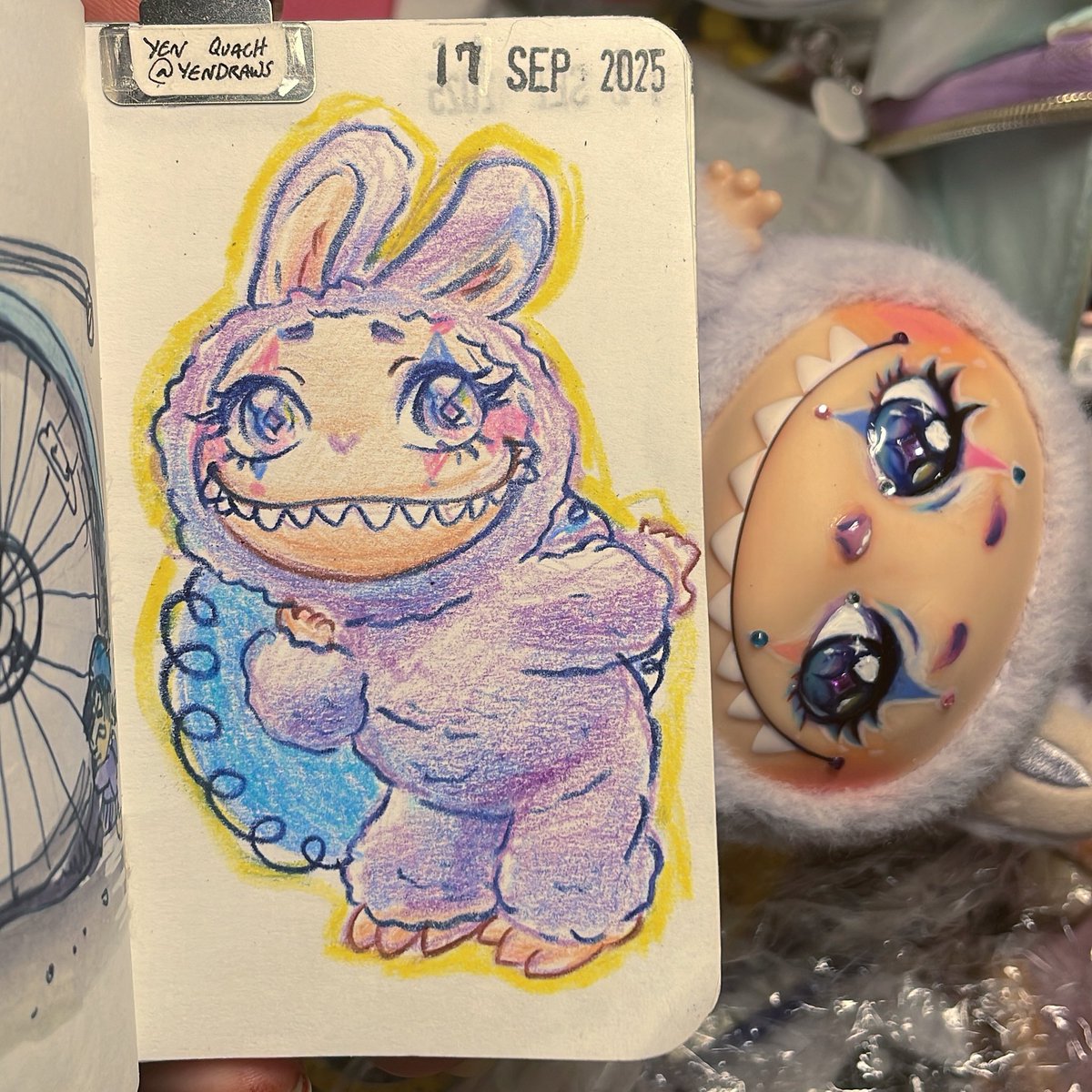 Little custom Sisi

🗒️ Kokuyo business paper 
🎨 caran d’ache luminance colored pencil
🌟 #draweveryday #ded2025 #labubu #labubucustom