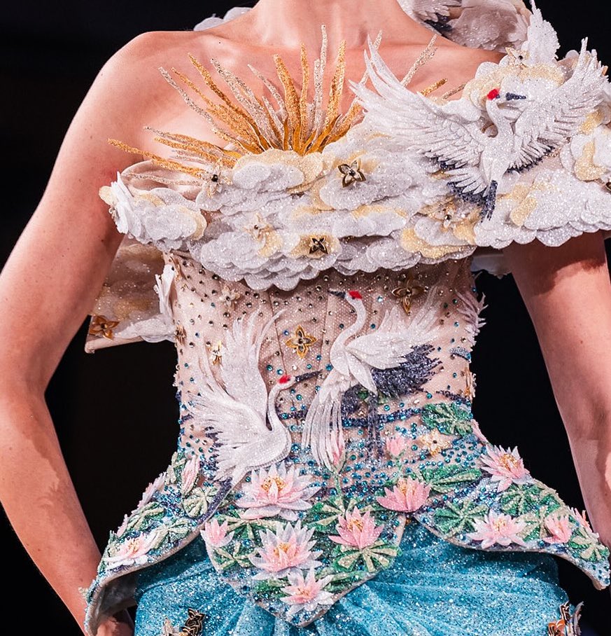 من مجموعة ALmée couture 🦢