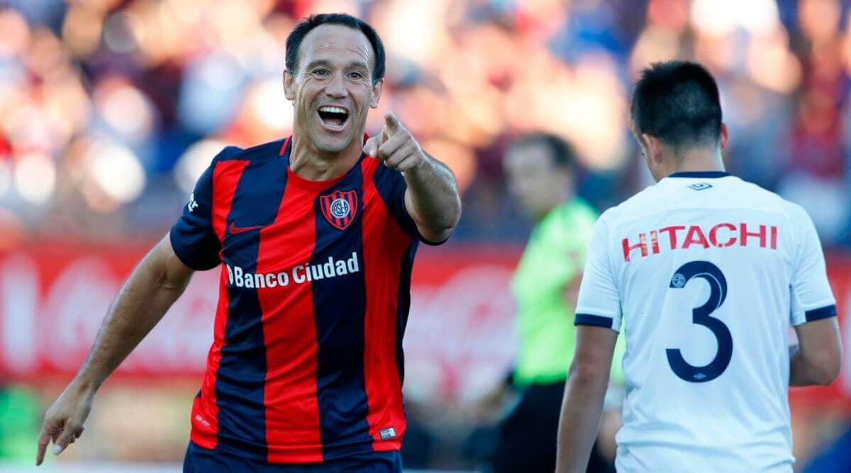 Maximiliano Cianni (@mc_colecc_camis) on Twitter photo Equipo: San Lorenzo (Argentina 🇦🇷)
Temporada: 2016
Indumentaria: Nike
<a href="/SanLorenzo/">San Lorenzo</a> <a href="/nikestore/">Nike.com</a> <a href="/NikeArgentina/">Nike Argentina</a> <a href="/BancoCiudad/">Banco Ciudad</a> #futbol #boedo <a href="/afa/">AFA</a> <a href="/LigaAFA/">Liga Profesional de Fútbol</a> <a href="/CONMEBOL/">CONMEBOL.com</a> Equipo: San Lorenzo (Argentina 🇦🇷)
Temporada: 2016
Indumentaria: Nike
<a href="/SanLorenzo/">San Lorenzo</a> <a href="/nikestore/">Nike.com</a> <a href="/NikeArgentina/">Nike Argentina</a> <a href="/BancoCiudad/">Banco Ciudad</a> #futbol #boedo <a href="/afa/">AFA</a> <a href="/LigaAFA/">Liga Profesional de Fútbol</a> <a href="/CONMEBOL/">CONMEBOL.com</a>
