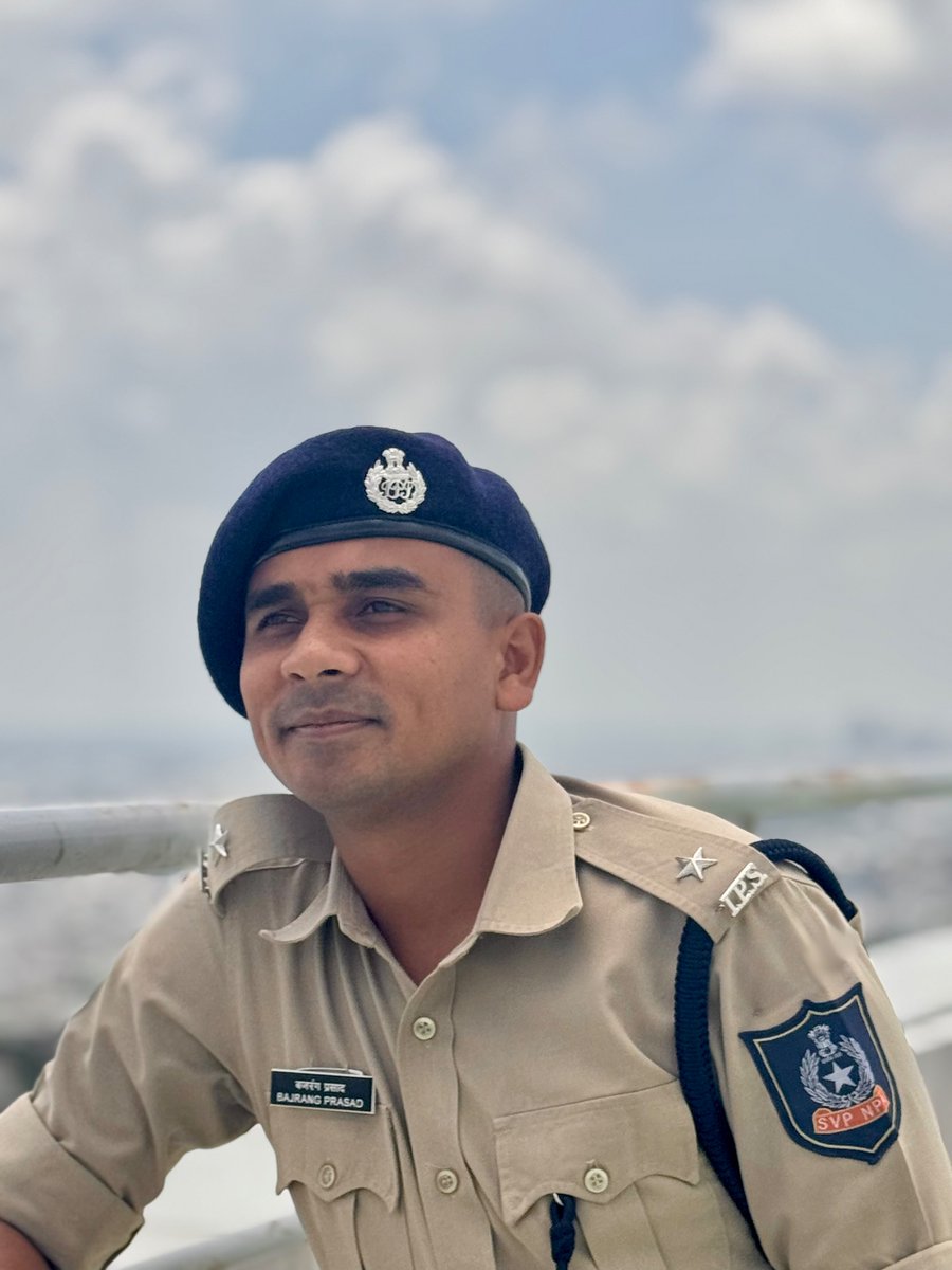 IPSbajrangpy's tweet image. चलना है दूर मुसाफिर काहे सोवे रे।
      चेत अचेत नर सोच बावरे, बहुत नींद मत सोवे रे,
      काम क्रोध मद लोभ में फंसकर, उमरिया काहे खोवे रे।