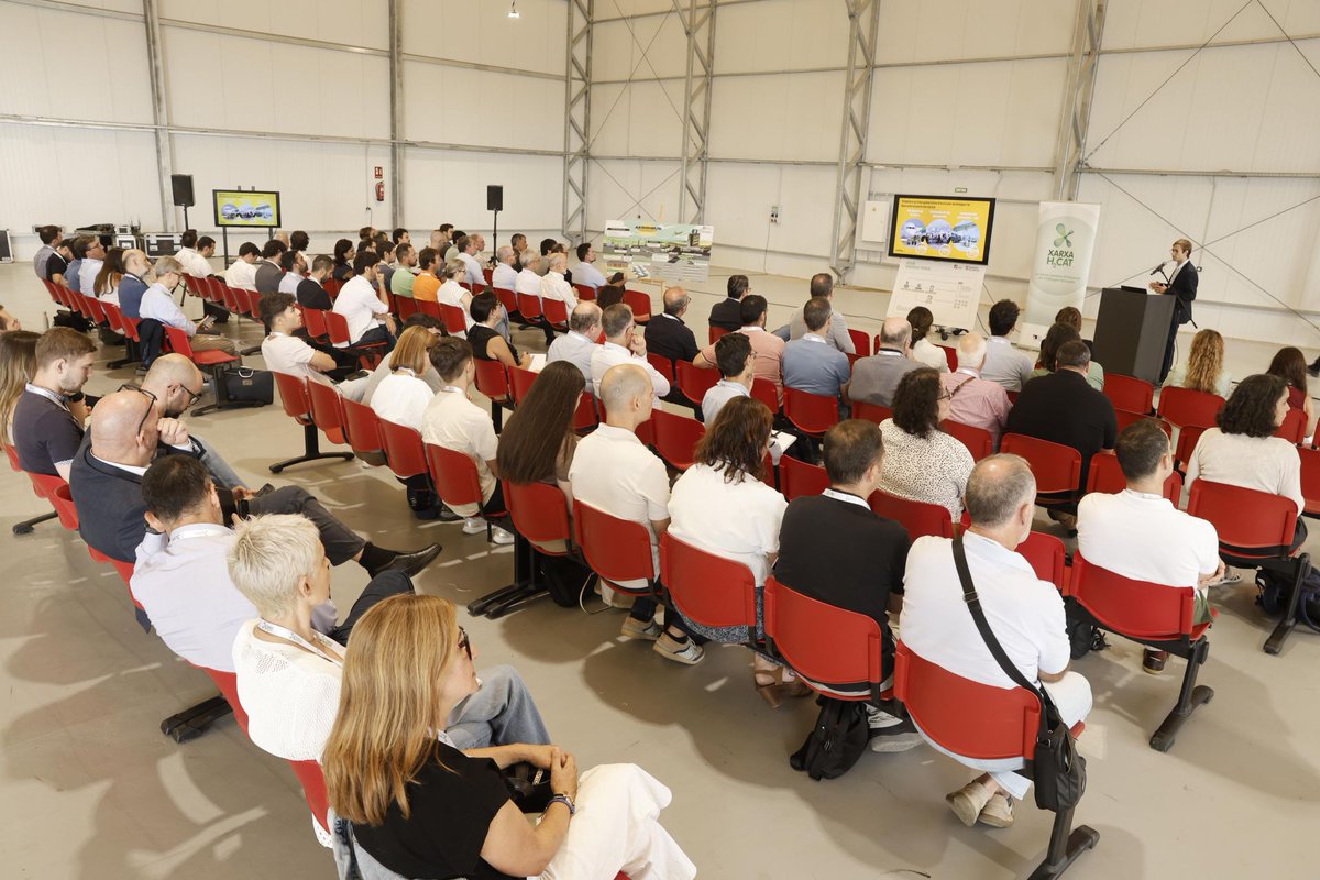 xarxaH2CAT's tweet image. Èxit del #H2CAT #DemoDay a Lleida! 🚀
 
Més de 100 persones van connectar ahir recerca i indústria per impulsar l’hidrogen verd i la mobilitat neta. 

L’aeroport de Lleida-Alguaire, clau per descarbonitzar l’aviació.   

🔗xarxah2cat.org/lh2cat-demo-da…