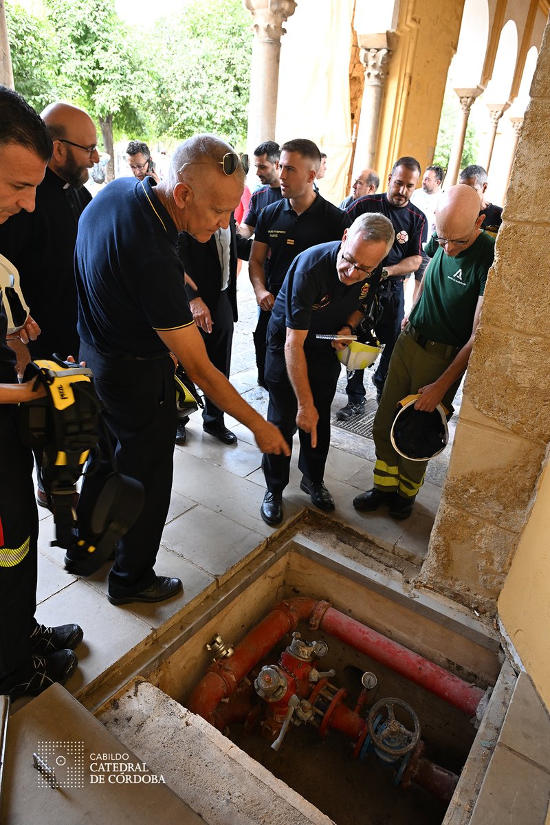 mezq_catedral's tweet image. Los bomberos de París, Madrid e INFOCA visitan la Mezquita-Catedral
#mezquitacatedral @CordobaESP @patrimoniocor @CordobaCultura @GrupoCPHE @TurismoAND @UNESCO @diocesiscordoba @odisur @prensaCEE @cordobafire  @jjjgueto