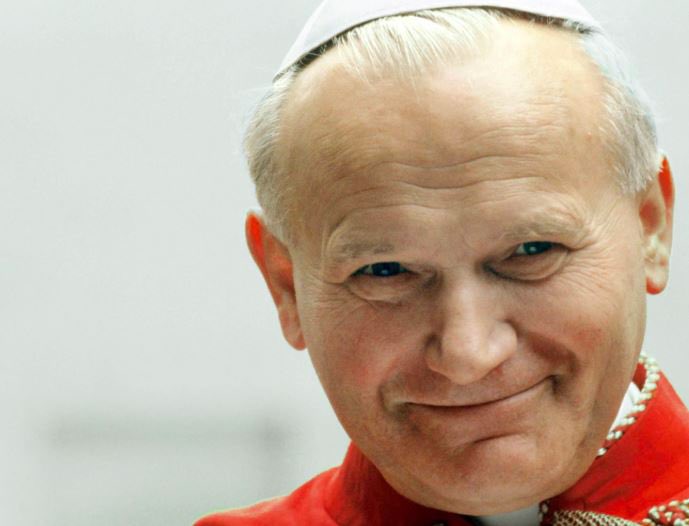 #18Sep Buenos días!
Que cada instante de hoy les sume! 

"La familia es base de la sociedad y el lugar donde las personas aprenden por vez primera los valores que les guían durante toda su vida".  San Juan Pablo