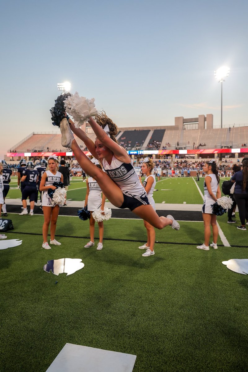 AddisonHill29's tweet image. Friday night lights! 
#cheer #Cheerleading