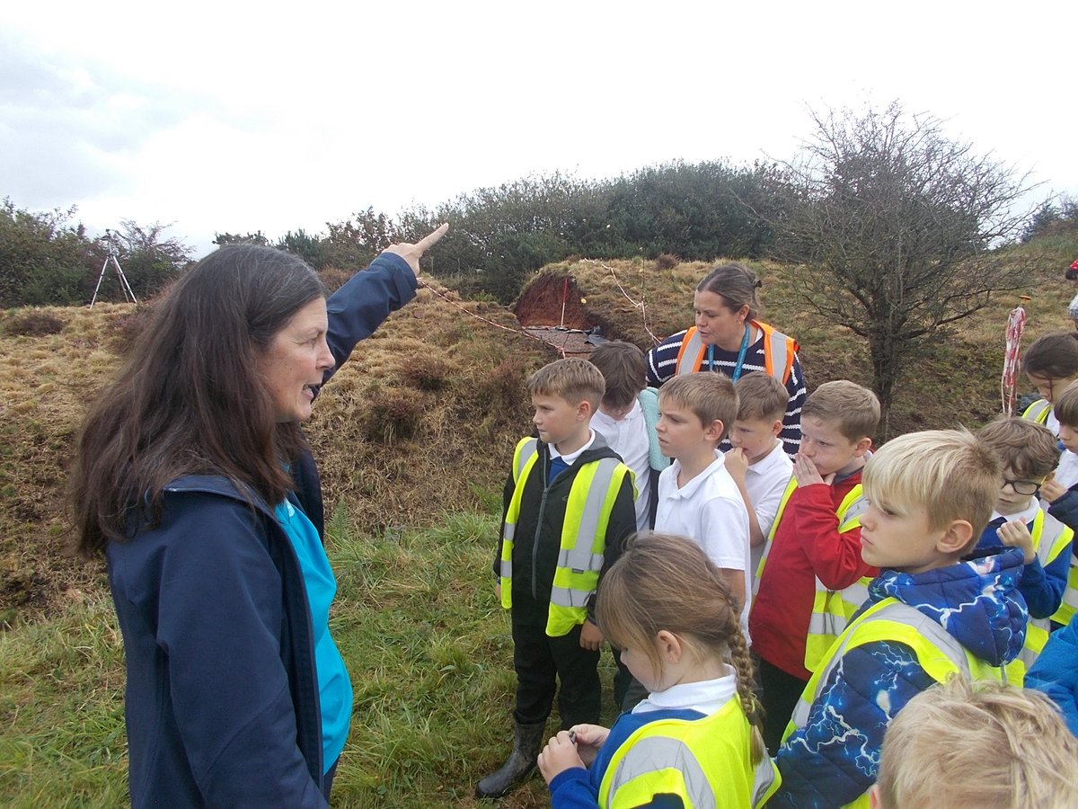 Y3/4 ventured off to Castilly Henge to be part of the excavation work. They learnt about dating finds, with Caroline from Cornish Heritage Trust, and worked with Robin the artist to produce fun designs. We'd very much like to thank <a href="/Heritage_Trust/">Cornwall Heritage Trust 〓〓</a> for funding and running the day.