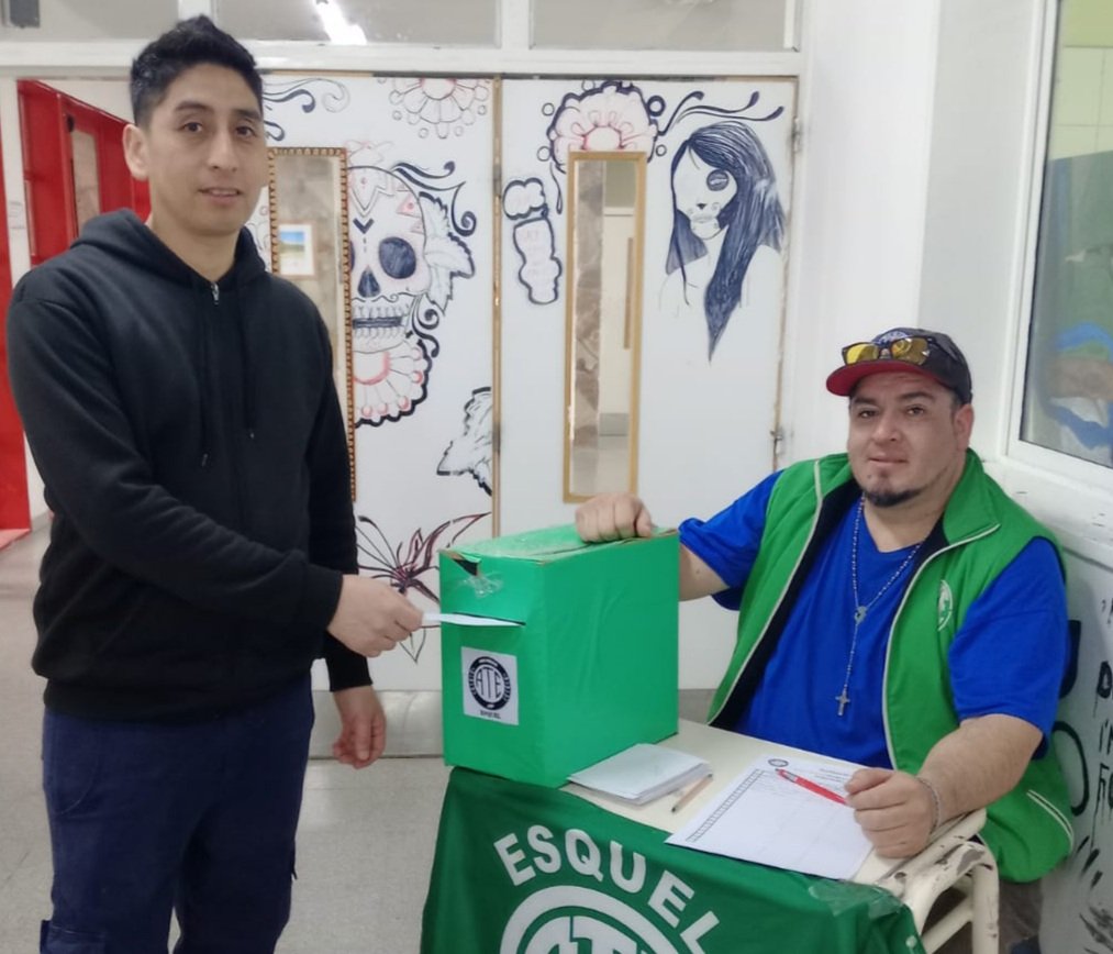 #FélixGonzálezConducción 
Nueva elección de delegados de ATE en la Escuela 785 de Esquel #AuxiliaresDeEducación
<a href="/chubut_sindical/">Chubut Sindical</a> <a href="/ateprensa/">Prensa ATE Nacional</a>
<a href="/marceloherbas19/">Marcelo Herbas</a>
