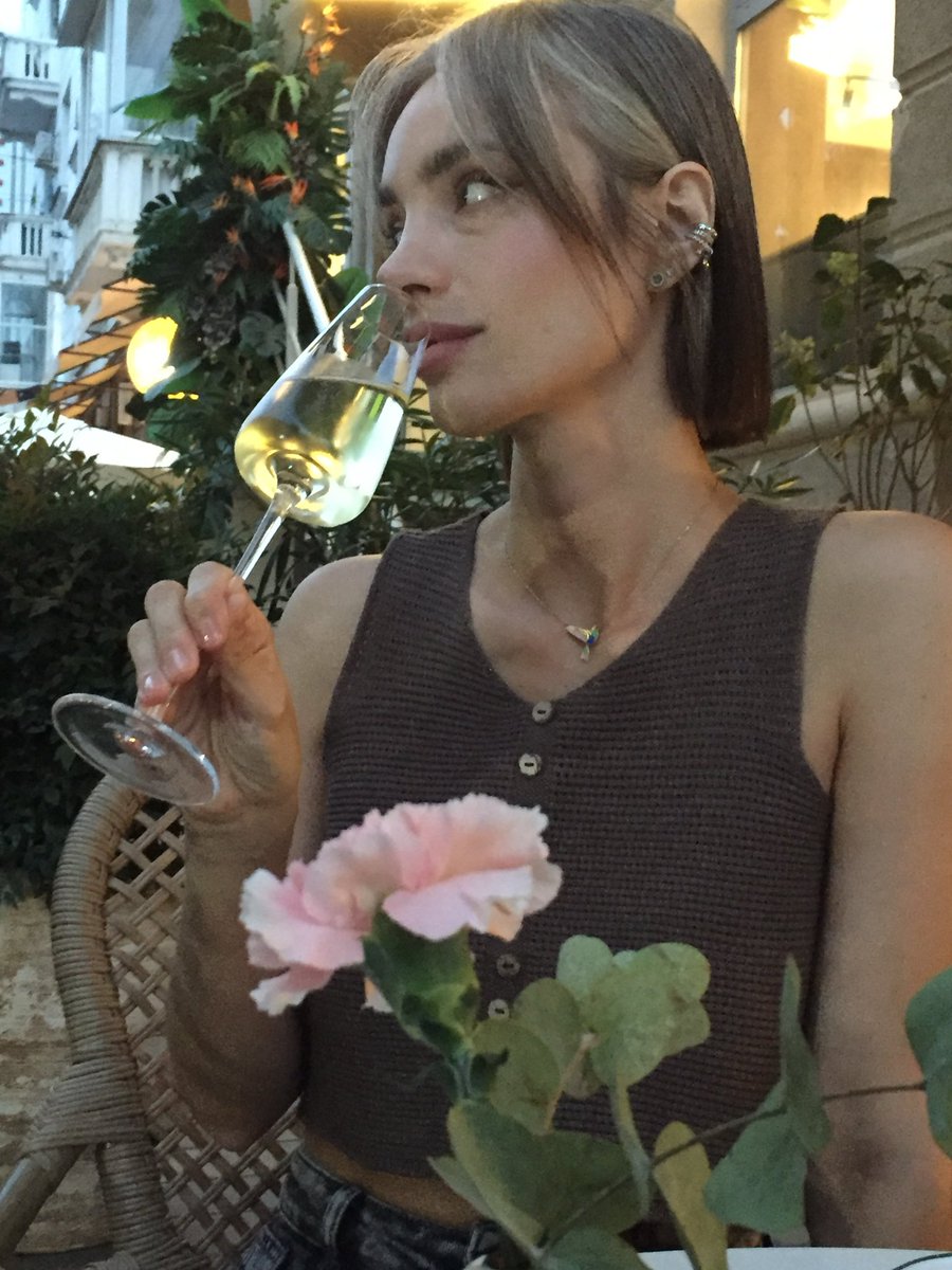 Катя Калибра tweet media