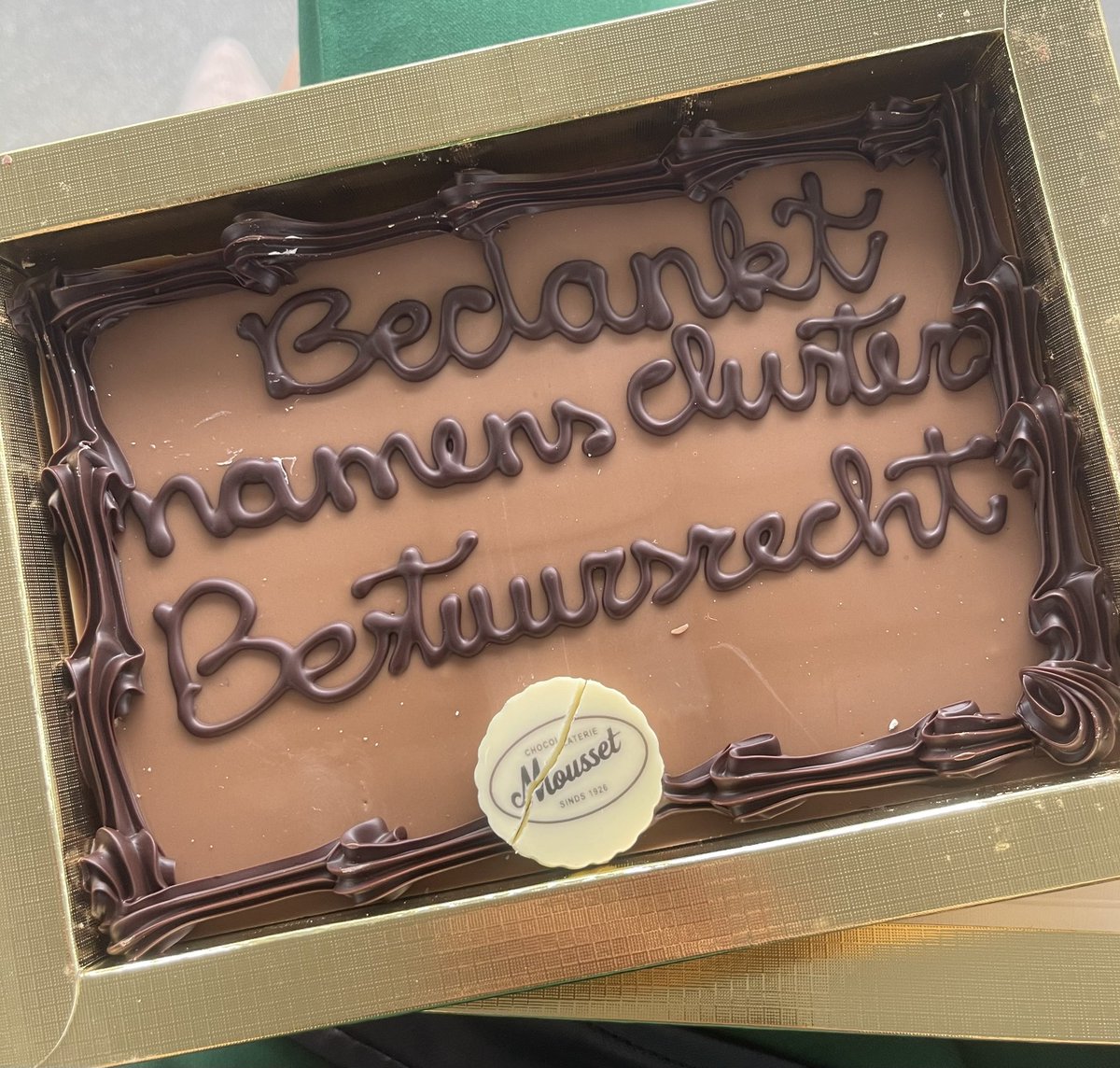 Een geweldige middag gehad bij <a href="/RbGelderland/">Rechtbank Gelderland</a>, waar ik aan de collega’s daar een workshop Klare Taal heb gegeven. Wat een enthousiasme en betrokkenheid, de liefde voor taal én klare taal was voelbaar in de zaal. En van het presentje na afloop werd ik overigens ook erg vrolijk… 😋