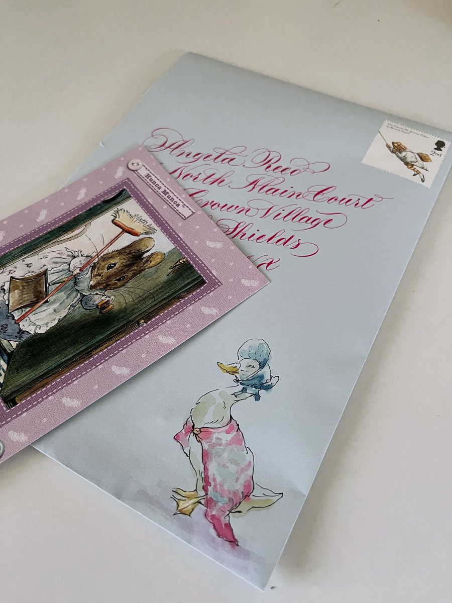 My <a href="/learnpointedpen/">The Pointed Pen Collective</a> calligrabuddy always sends the best snail mail and I know Beatrix Potter herself would approve of this! Jemima-inspired hot pink on baby blue is also an unexpectedly awesome combo. 🦆 

<a href="/BeatrixPotterSo/">The Beatrix Potter Society</a>