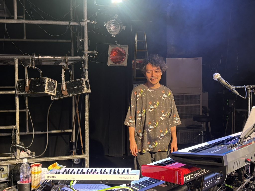 今日は現場が恵比寿だったので、行ってみたかった豆腐の定食屋に寄った。うまかった。結構似たコンセプトの店が福岡にもあってそちらも大好き。
というわけで、大森靖子ちゃん生誕祭@恵比寿リキッド、すんごい盛り上がりました。MAPAも大活躍で最高でした🎵あらためて靖子ちゃんの歌詞素晴らしいなぁ。