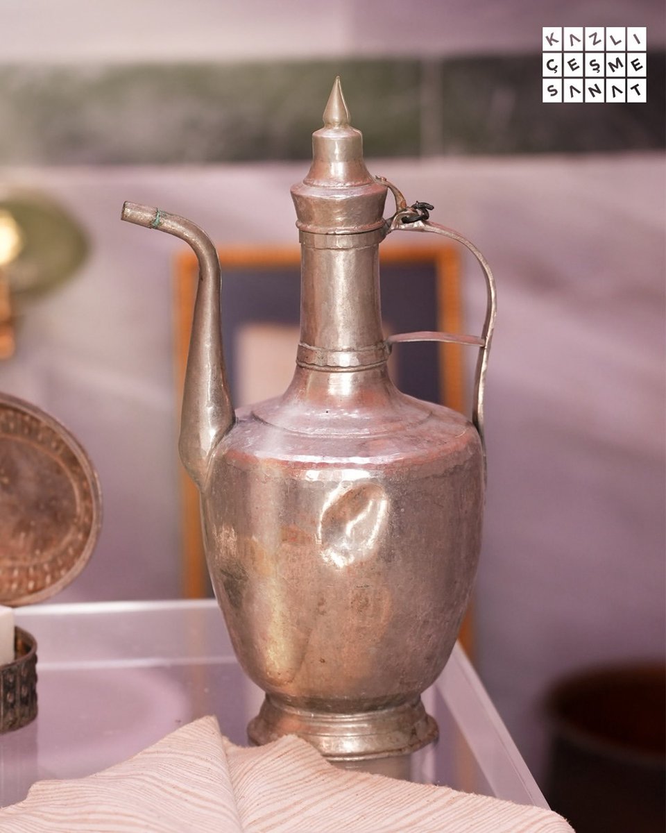 Müjdemizi isteriz efendim! 📣 

Kazlıçeşme Sanat, Müze Mağazası ve Sanat Atölyesi ile çok yakında sizlerle olacak. ✨

Açılış duyurusunu yapmak için gün sayıyoruz. ⏳ 😊